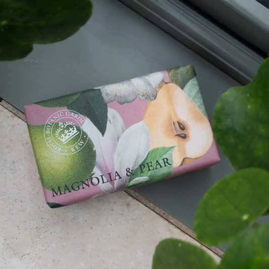 The English Soap Company Kew Gardens Magnolia & Pear Soap